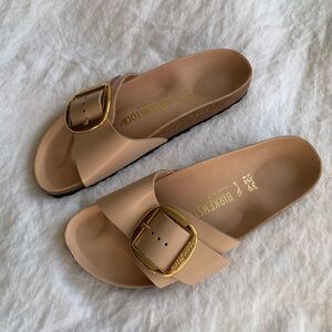 NEW Birkenstock Madrid Big Buckle Patent Leather Sandals Slip High Shine Beige